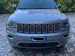 Grigio Usata 2017 Jeep Grand Cherokee Overland SUV | 11.900 € (Buon prezzo)