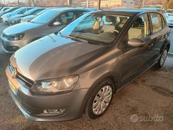 Grigio Usata 2013 VW Polo Comfortline Tre volumi | 6900 € (Buon prezzo)