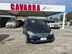 Blu Usata 2005 Mercedes A180 Elegance Tre volumi | 3990 € (Molto cara)
