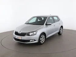 Argento Usata 2015 Skoda Fabia Ambition Tre volumi | 8599 € (Buon prezzo)