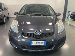 Nero Usata 2010 Toyota Yaris Tre volumi | 4000 € (Buon prezzo)