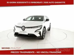 Bianco Usata 2022 Renault Mégane Equilibre Tre volumi | 24.500 € (Ottimo prezzo)