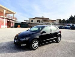 Nero Usata 2011 VW Polo Comfortline Tre volumi | 3490 € (Buon prezzo)