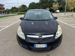 Nero Usata 2009 Opel Corsa Club Tre volumi | 2990 € (Buon prezzo)