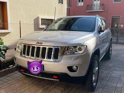 Grigio Usata 2013 Jeep Grand Cherokee Overland SUV | 13.500 € (Buon prezzo)