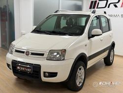Bianco Usata 2011 Fiat Panda 4x4 Climbing Due volumi | 7500 € (Buon prezzo)