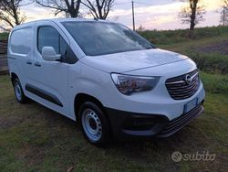 Bianco Usata 2019 Opel Combo Tre volumi | 11.300 € (Buon prezzo)