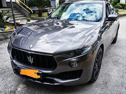 Grigio Usata 2017 Maserati Levante SUV | 30.990 € (Super prezzo)