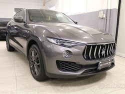 Grigio daytona Usata 2019 Maserati Levante GranLusso SUV | 31.900 € (Super prezzo)