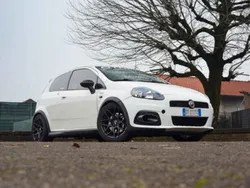 Usata 2009 Abarth Grande Punto Due volumi | 7500 € (Super prezzo)