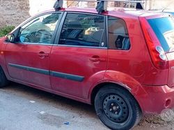 Rosso Usata 2006 Ford Fiesta Due volumi | 1800 € (Buon prezzo)