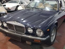 Blu/azzurro Usata 1992 Daimler Double Six Serie 1 Tre volumi | 18.000 €