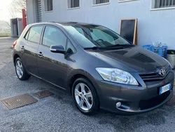 Usata 2010 Toyota Auris Due volumi | 4400 € (Buon prezzo)