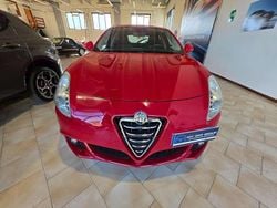 Rosso Usata 2011 Alfa Romeo Giulietta Exclusive Tre volumi | 6000 € (Buon prezzo)