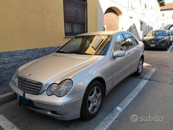 Grigio Usata 2003 Mercedes C200 Tre volumi | 3200 €