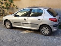 Grigio Usata 2002 Peugeot 206 Due volumi | 750 €