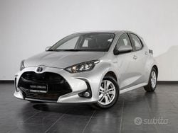 Grigio Usata 2021 Toyota Yaris Hybrid Active Due volumi | 17.700 € (Buon prezzo)