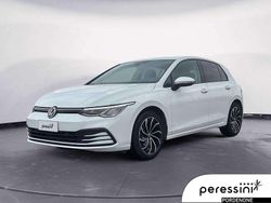 Bianco Usata 2023 VW Golf VIII Life Tre volumi | 20.900 € (Buon prezzo)
