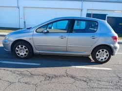 Argento Usata 2004 Peugeot 307 Tre volumi | 1700 € (Buon prezzo)