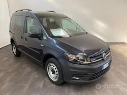 Blu/azzurro Usata 2018 VW Caddy Monovolume | 13.500 € (Molto cara)