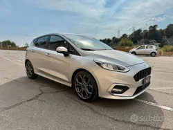 Grigio Usata 2018 Ford Fiesta ST-Line Due volumi | 11.500 € (Buon prezzo)