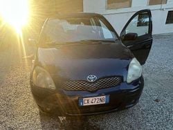 Blu/azzurro Usata 2005 Toyota Yaris Due volumi | 1800 € (Ottimo prezzo)