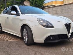 Usata 2010 Alfa Romeo Giulietta Due volumi | 7000 € (Buon prezzo)