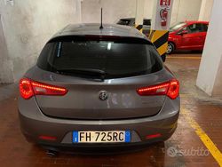 Grigio Usata 2017 Alfa Romeo Giulietta Due volumi | 11.750 € (Buon prezzo)