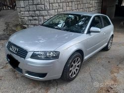 Grigio Usata 2004 Audi A3 Tre volumi | 3800 € (Molto cara)