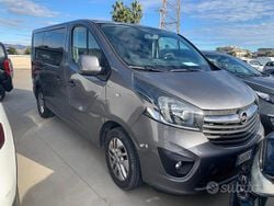 Grigio Usata 2015 Opel Vivaro Monovolume | 14.000 € (Buon prezzo)