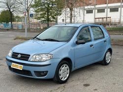 Blu Usata 2006 Fiat Punto Active Tre volumi | 2690 € (Molto cara)