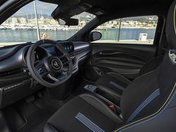 Acid green Nuova 2025 Fiat 500e Tre volumi | 26.490 € (Buon prezzo)