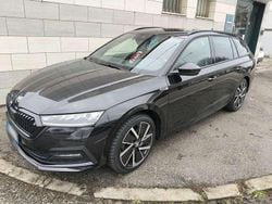 Nero Usata 2022 Skoda Octavia G-TEC SportLine Station wagon | 20.000 € (Molto cara)