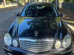 Nero Usata 2008 Mercedes E220 Classic Tre volumi | 4200 € (Ottimo prezzo)
