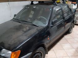 Nero Usata 1990 Ford Fiesta Ghia Due volumi | 1500 €