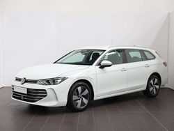 Pure white Nuova 2025 VW Passat Business Station wagon | 47.200 € (Buon prezzo)