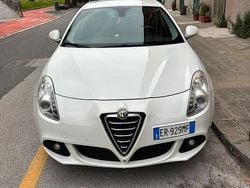 Bianco Usata 2013 Alfa Romeo Giulietta Due volumi | 8000 € (Cara)
