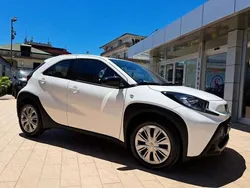 Bianco Usata 2023 Toyota Aygo Active Due volumi | 14.900 € (Buon prezzo)