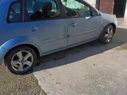 Usata 2007 Ford Fiesta Due volumi | 2000 € (Buon prezzo)