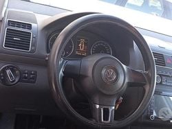 Grigio Usata 2011 VW Touran Monovolume | 5200 € (Buon prezzo)