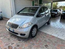 Argento Usata 2007 Mercedes A160 Tre volumi | 2900 € (Buon prezzo)