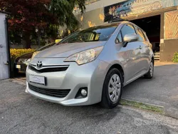 Grigio Usata 2014 Toyota Verso-S Style Monovolume | 4900 € (Buon prezzo)