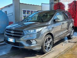 Grigio Usata 2017 Ford Kuga ST-Line SUV | 16.000 € (Buon prezzo)