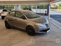 Grigio Usata 2013 Lancia Ypsilon Due volumi | 6900 € (Molto cara)