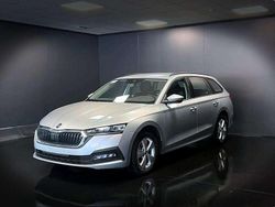 Argento Usata 2023 Skoda Octavia Executive Station wagon | 20.600 € (Buon prezzo)
