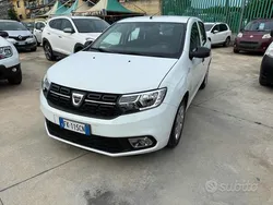 Bianco(met.) Usata 2017 Dacia Sandero Ambiance Due volumi | 5299 € (Buon prezzo)