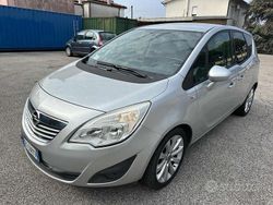 Grigio(met.) Usata 2010 Opel Meriva Cosmo Monovolume | 2950 € (Buon prezzo)
