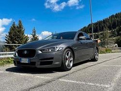 Grigio Usata 2019 Jaguar XE Tre volumi | 17.000 € (Cara)