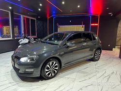 Grigio Usata 2016 VW Golf VII Highline Tre volumi | 11.999 € (Buon prezzo)