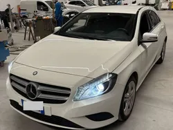 Bianco Usata 2014 Mercedes A180 Tre volumi | 14.000 € (Molto cara)